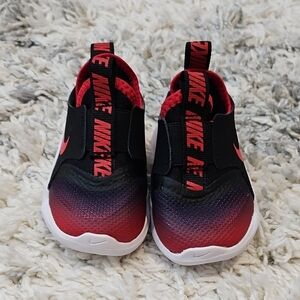 Nike Toddler Kids Gradient Red and Black Sneakers Size 4